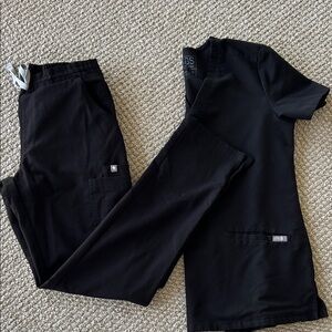 FIGS Classic Black Scrub Set